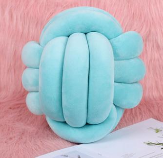 Nordic Knot Pillow