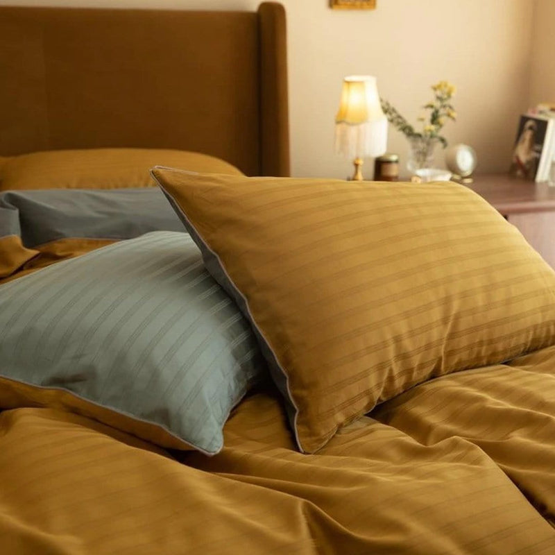 Strongsville Reversible Duvet Cover Set