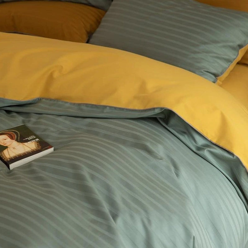 Strongsville Reversible Duvet Cover Set