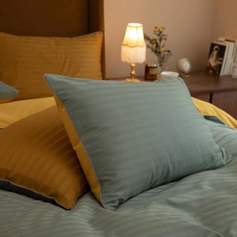 Strongsville Reversible Duvet Cover Set