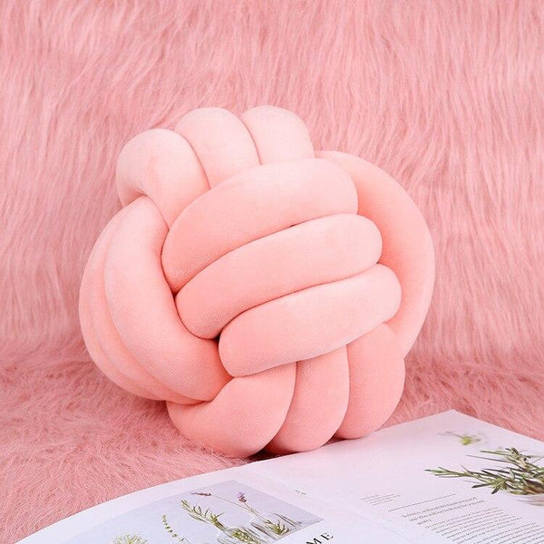 Nordic Knot Pillow